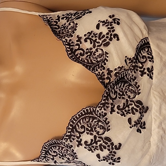 Top - Picture 2 of 6